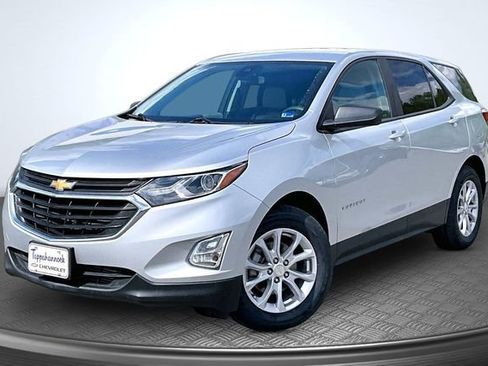 Used 2020 Chevrolet Equinox LS w/ LS Convenience Package FWD image 1