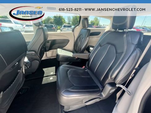 Used 2023 Chrysler Pacifica Touring-L FWD image 24