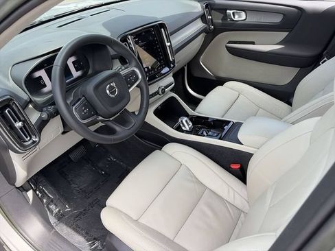 Used 2023 Volvo XC40 B5 Plus w/ Protection Package Premier AWD/4WD image 19