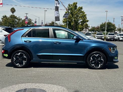 Used 2023 Kia Niro Wind FWD image 3