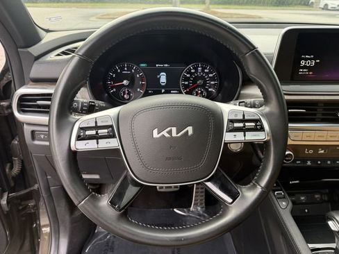 Certified 2022 Kia Telluride SX w/ Towing Package FWD image 15
