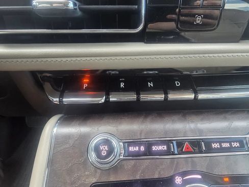 Used 2022 Lincoln Aviator Reserve w/ Equipment Group 201A AWD/4WD image 22