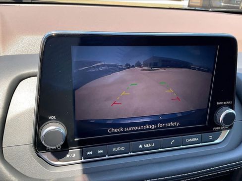 Used 2023 Nissan Rogue SV FWD image 24