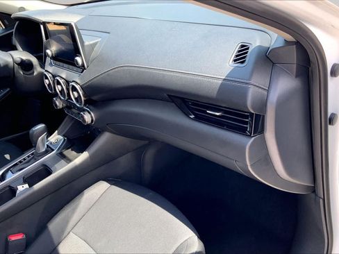 Used 2025 Nissan Sentra SV FWD image 18