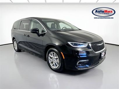 Used 2024 Chrysler Pacifica Touring-L