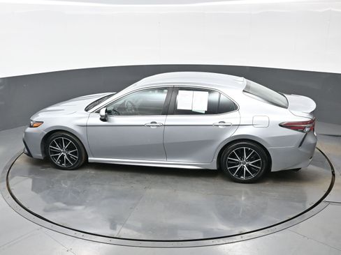 Used 2023 Toyota Camry SE image 36