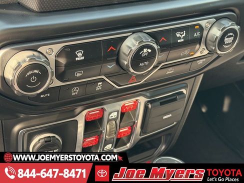 Used 2022 Jeep Wrangler Unlimited Sport image 19