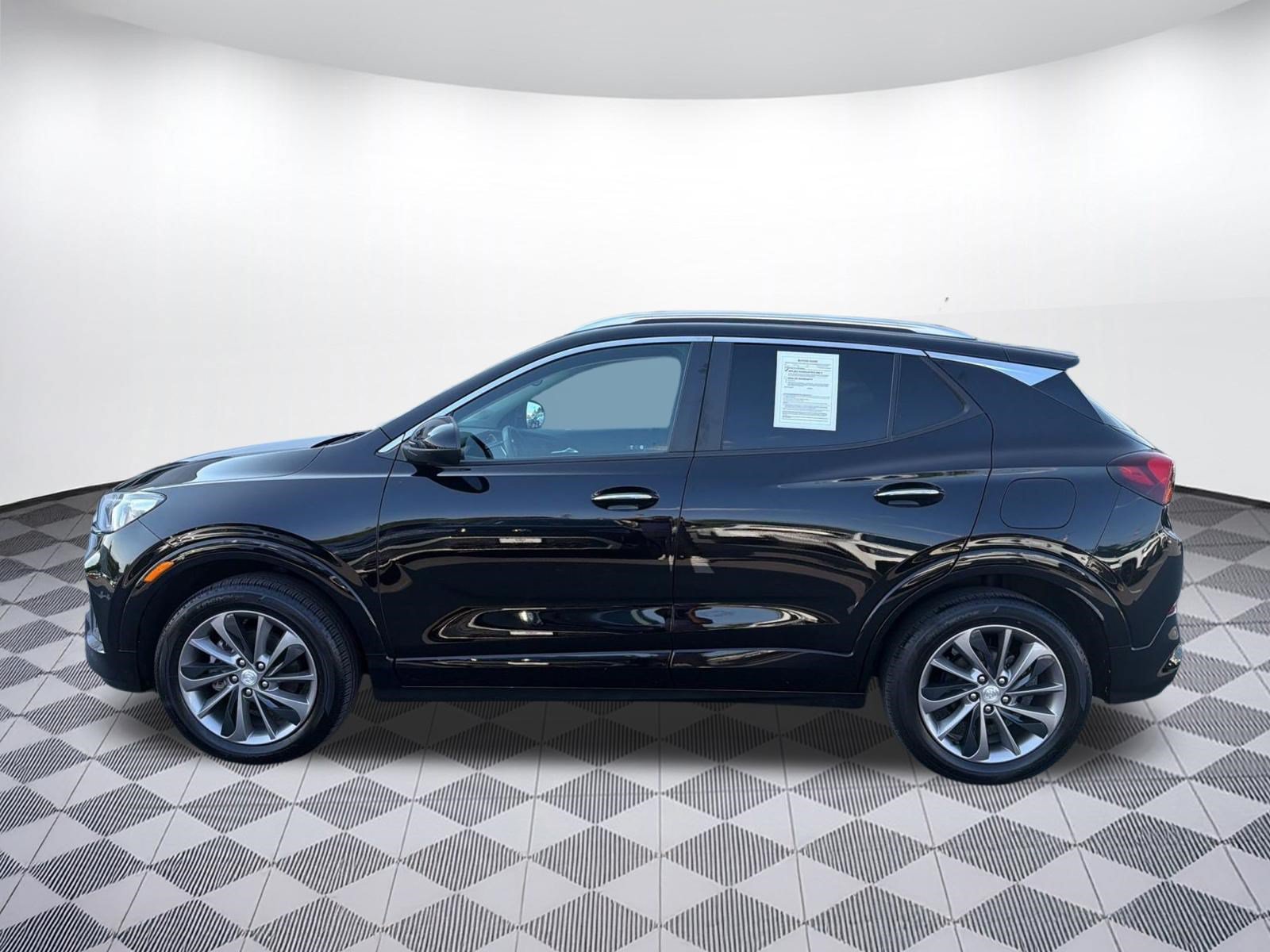 Used 2022 Buick Encore GX Select w/ Sport Touring Package AWD/4WD image 2