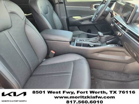 Used 2025 Kia Sorento S AWD/4WD image 10