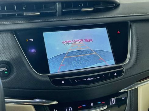 Used 2017 Cadillac XT5 Luxury w/ Driver Awareness Package FWD image 18