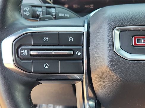Used 2024 GMC Acadia Elevation AWD/4WD image 19