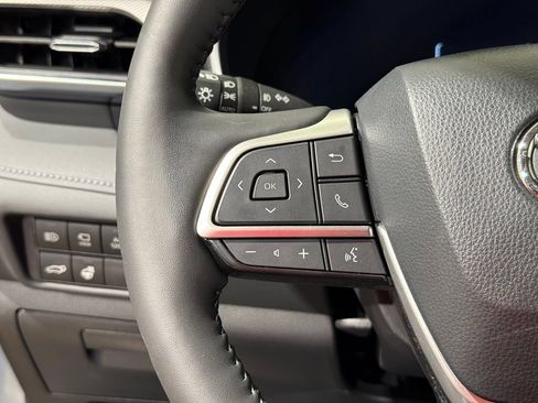 Certified 2024 Toyota Highlander Platinum AWD/4WD image 26