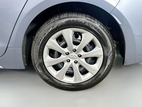 Used 2020 Toyota Corolla LE FWD image 28