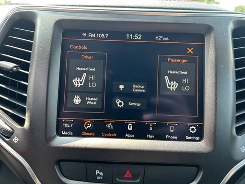 Used 2019 Jeep Cherokee Trailhawk w/ Comfort & Convenience Group AWD/4WD image 5