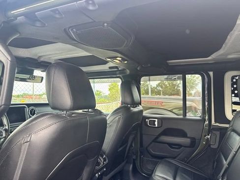 Used 2021 Jeep Wrangler Unlimited Sahara AWD/4WD image 14