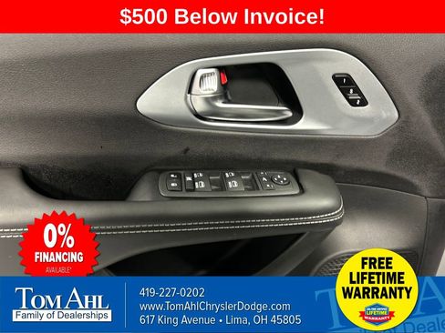 New 2026 Chrysler Pacifica Limited w/ S Appearance Package image 12