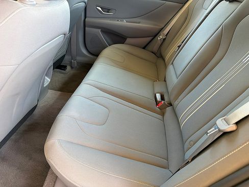 Certified 2025 Hyundai Elantra SEL FWD image 8