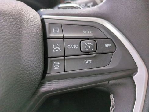 New 2025 Jeep Grand Cherokee L Laredo w/ Luxury Tech Group I image 25