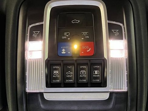Used 2024 RAM 1500 Laramie AWD/4WD image 37