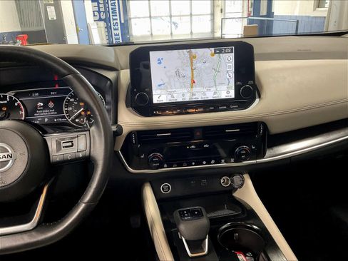 Used 2021 Nissan Rogue SL w/ Premium Package AWD/4WD image 18