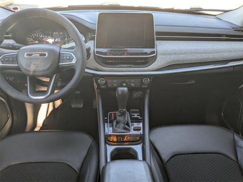 Used 2022 Jeep Compass Latitude image 25