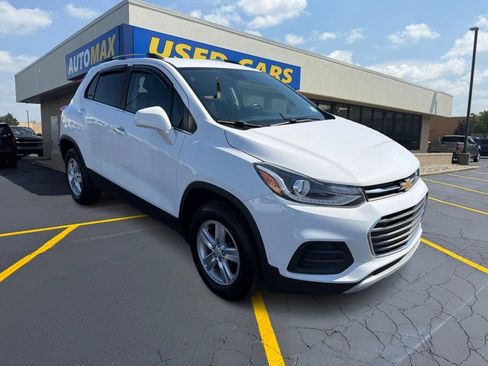 Used 2019 Chevrolet Trax LT w/ LT Convenience Package AWD/4WD image 4