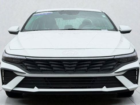 Certified 2025 Hyundai Elantra SE w/ Cargo Package image 6