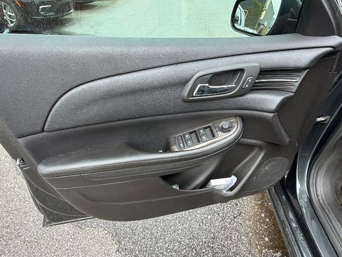 Used 2015 Chevrolet Malibu LT FWD image 14