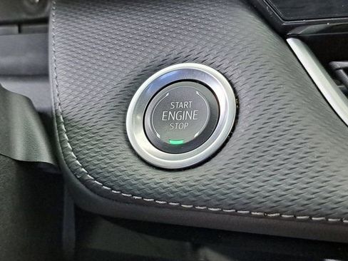 Used 2025 Chevrolet Equinox LT w/ Safety and Technology Package image 14