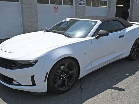 Used 2021 Chevrolet Camaro LT w/ RS Package RWD image 9