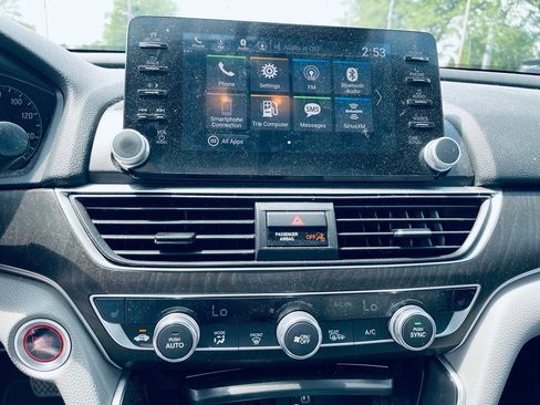 Used 2018 Honda Accord EX image 18