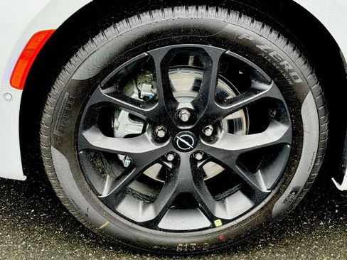 New 2026 Chrysler Pacifica Limited w/ S Appearance Package FWD image 16