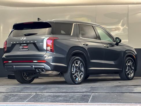 Used 2023 Hyundai Palisade SEL w/ Premium Package AWD/4WD image 3
