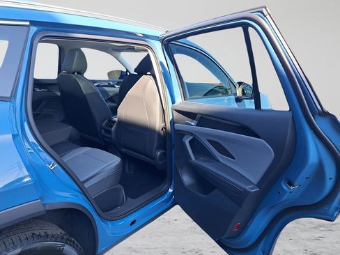 New 2025 Volkswagen Tiguan SE AWD/4WD image 20
