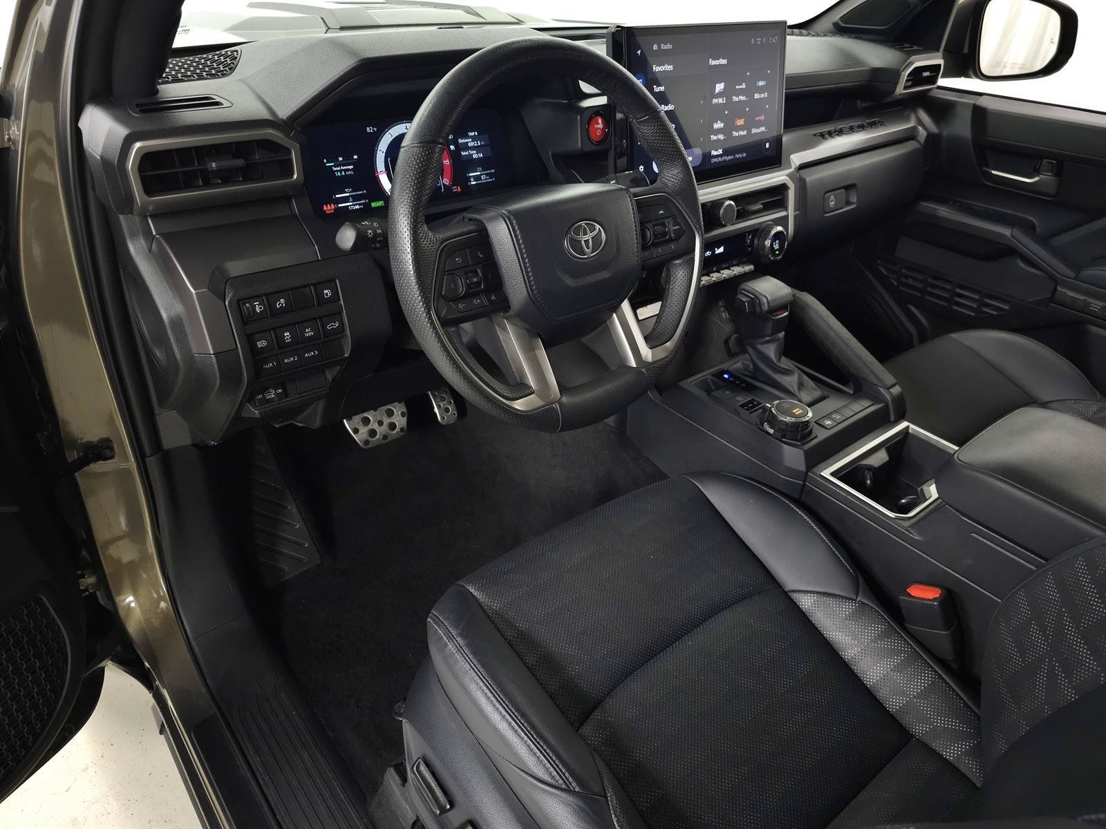 Used 2024 Toyota Tacoma TRD Sport w/ TRD Sport Premium Package AWD/4WD image 15