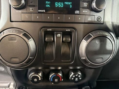 Used 2015 Jeep Wrangler Sport w/ Quick Order Package 24S image 28