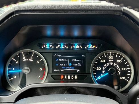 Used 2017 Ford F150 XLT w/ Equipment Group 302A Luxury AWD/4WD image 7