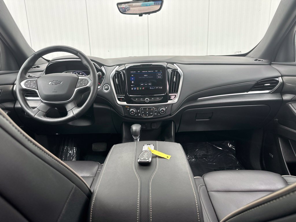 Used 2024 Chevrolet Traverse Premier w/ Redline Edition AWD/4WD image 31