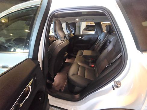 Certified 2023 Volvo XC60 B5 Plus w/ Climate Package AWD/4WD image 15
