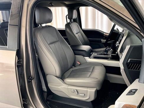 Used 2018 Ford F150 Lariat image 16