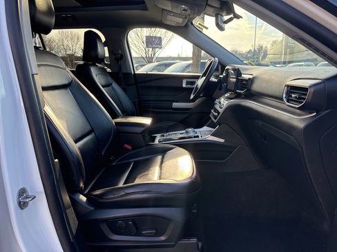 Used 2023 Ford Explorer XLT w/ Equipment Group 202A image 32