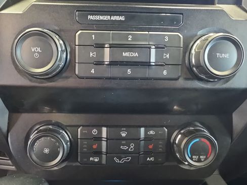 Used 2019 Ford F150 XLT w/ Equipment Group 302A Luxury AWD/4WD image 24