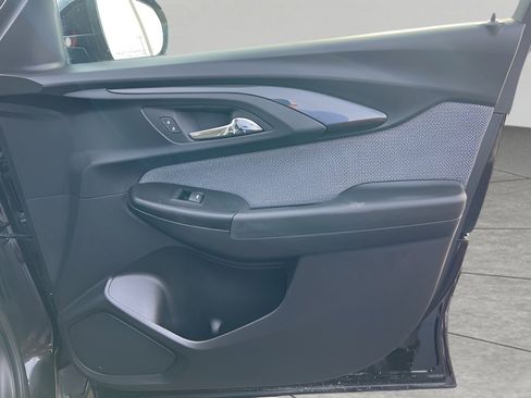 Used 2023 Chevrolet TrailBlazer LT w/ Convenience Package image 33