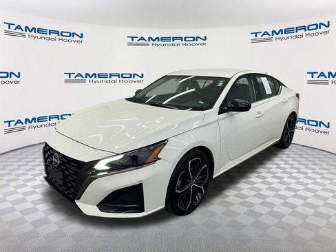 Used 2024 Nissan Altima 2.5 SR FWD image 1