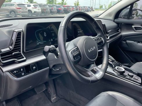 Certified 2025 Kia Sportage EX AWD/4WD image 9