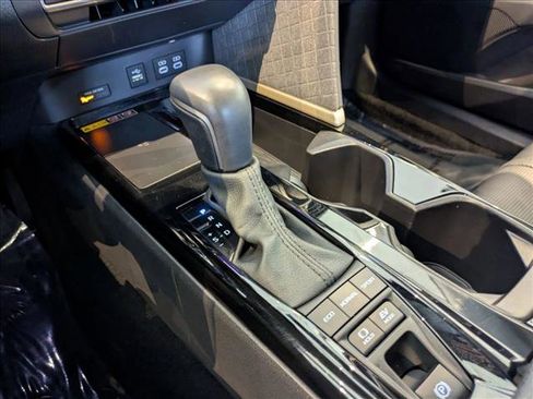 Used 2025 Toyota Camry XLE FWD image 12