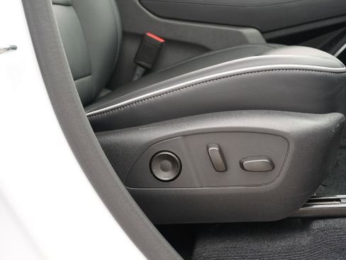 Used 2025 Buick Enclave Preferred image 29