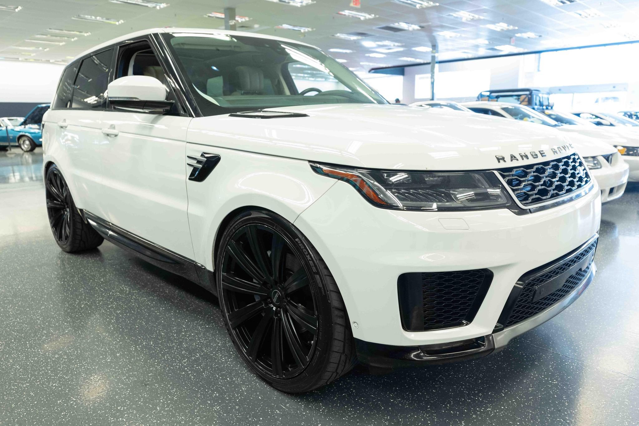 Used 2019 Land Rover Range Rover Sport HSE AWD/4WD image 4