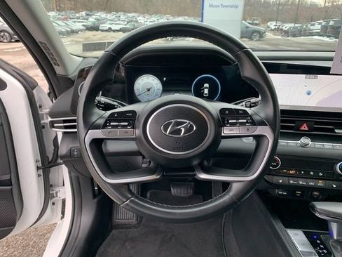 Certified 2023 Hyundai Elantra SEL w/ Convenience Package image 19