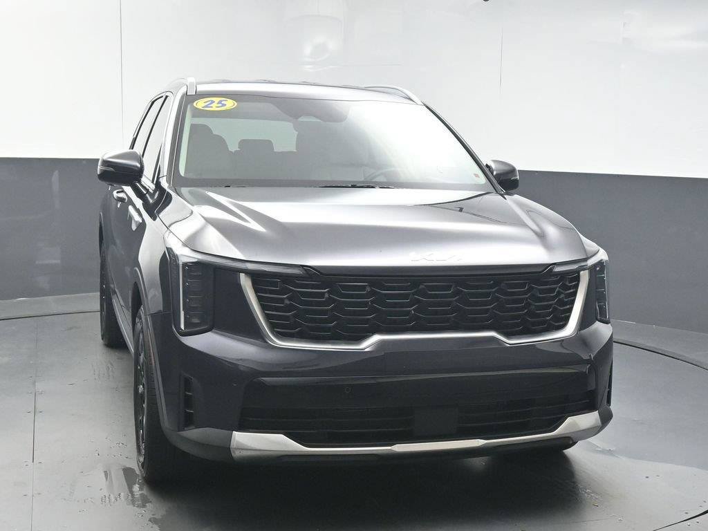 Used 2025 Kia Sorento S FWD image 2